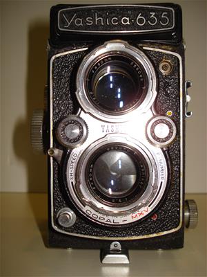 ΦΩΤΟΓΡΑΦΙΚΗ ΜΗΧΑΝΗ YASHICA 635 ΣΕ ΘΗΚΗ