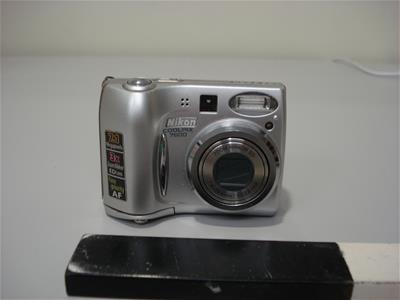 Φωτογραφική μηχανή Nikon Coolpix 7600