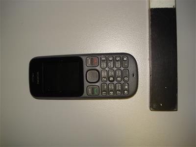 Κινητό τηλέφωνο Nokia 100