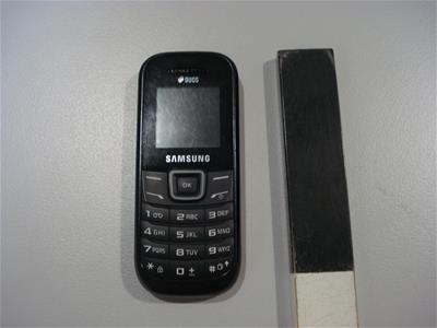 Κινητό τηλέφωνο Samsung GT-E1202