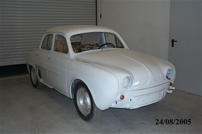 Αυτοκίνητο Renault Dauphine