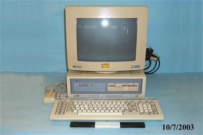 Ηλεκτρονικός Υπολογιστής Η/Υ Amstrad PC- 1640