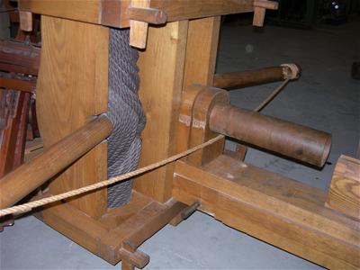 Βαλλίστρα Εκτόξευσης Βλημάτων Με Υγρό Πυρ