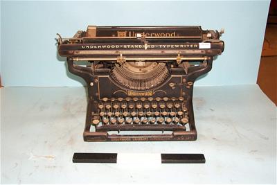 Γραφομηχανή Underwood 3